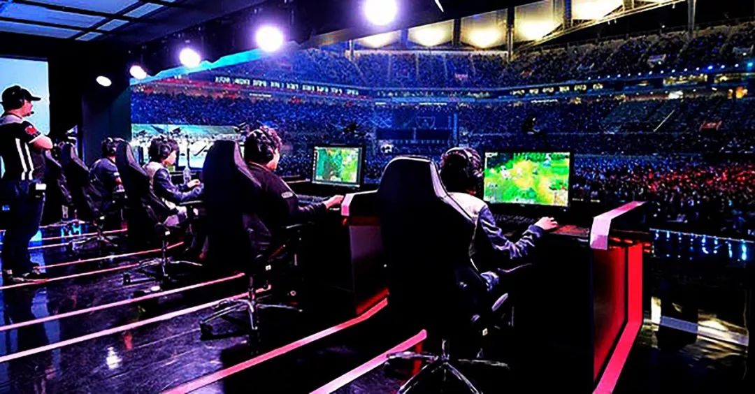 虽然比赛中 虽然比赛中